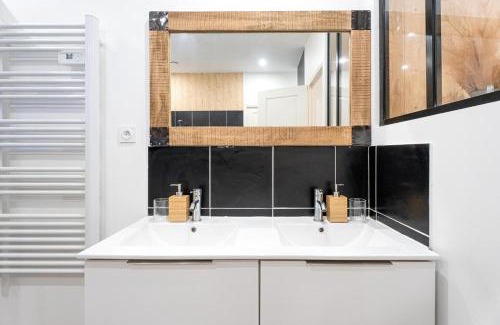 Saint-Michel - Nansouty - Saint-Genes Apartment | Le Nid Douillet, Center, Jacuzzi, Sensory Shower