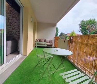 Mont-de-Marsan Apartment | Le nid montois - centre - parking - balcon - wifi - lave linge et vaisselle