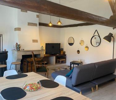 Verdun Apartment | Le Nid Paisible