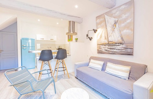 Cassis Apartment | Le Pêcheur Revisité by Winkyhouse Cassis