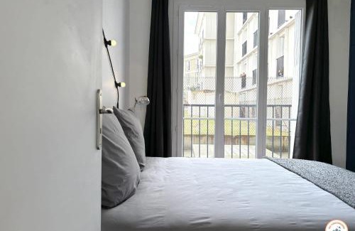 Downtown Le Havre Apartment | Le Perret Notre Dame - Vue Cathédrale
