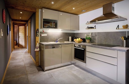 La Clusaz Apartment | Le Petit Capricia - Aravis mountain stay for 8 - OVO Network