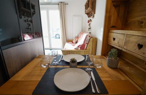 Chaparon Apartment | Le Petit Chalet - Cosy studio in Lathuile for 2 people