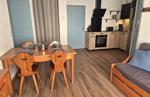 Villarembert Apartment | Le Petit Flocon - Appt pour 6 vue sur piste