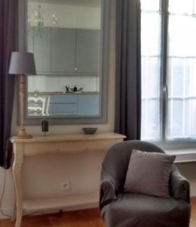 Chantiers Apartment | Le Petit Mansart