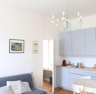 Chantiers Apartment | Le Petit Mansart
