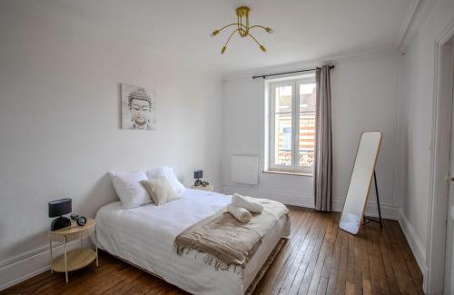 Poincare - Foch - Anatole France - Croix de Bourgogne Apartment | Le Petit Marbre - 10 min à pied de la gare de Nancy