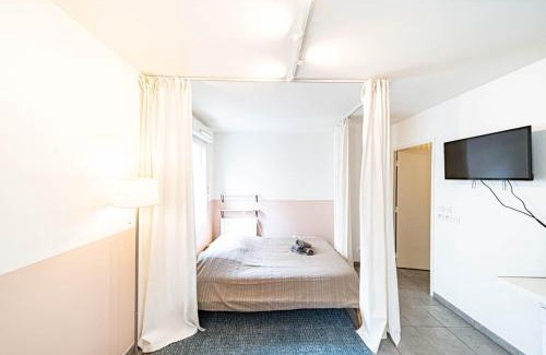 Vaise Apartment | Le petit Montel- studio avec garage-métro Valmy