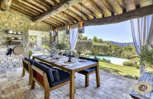 Le Beausset Villa | "Le petit paradis", charming property in the heart of an olive grove
