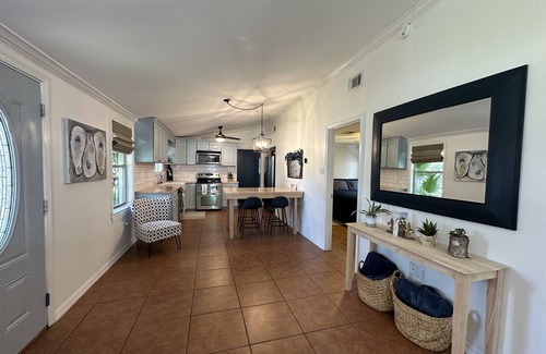 Bay St Louis House | Le Petit Retreat: A BSL dog friendly home close to beach, dining and shopping