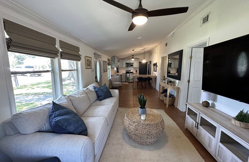 Bay St Louis House | Le Petit Retreat: A BSL dog friendly home close to beach, dining and shopping