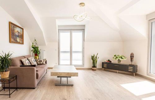 Villebon-sur-Yvette Apartment | Le Petit Roof Top