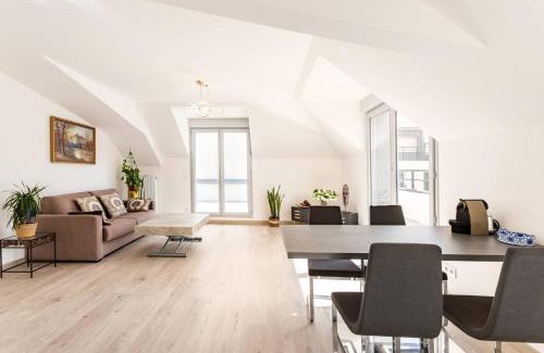 Villebon-sur-Yvette Apartment | Le Petit Roof Top