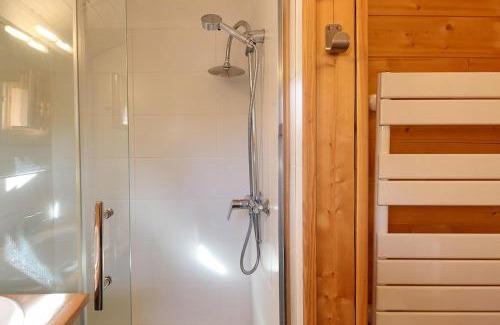 Les Bossons Ski Chalet | Le Petite Chalet Tourmente
