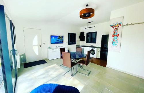 La Fagette House | Le Photinia