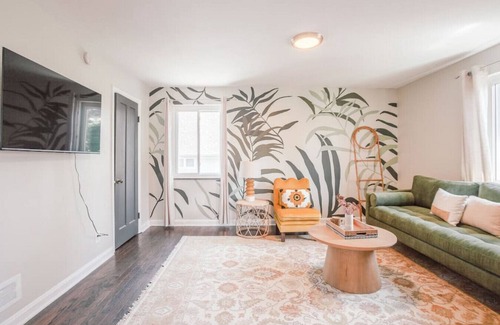 Oakley Apartment | Le Plant Oakley 2B Quiet Neighborhood close to DT