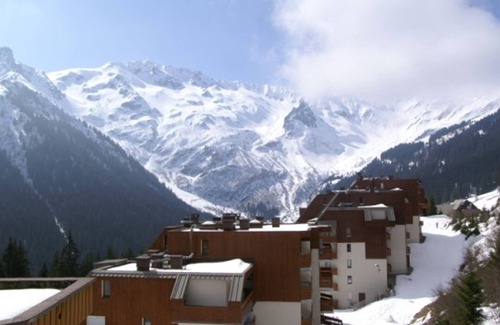 Le Pleynet Apartment | Le Pleynet: 2P Cabin, 30m², 6 pers, 300m from slopes, balcony, elevator
