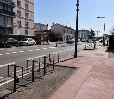 Viviani - Bonnevay Apartment | Le Pressensé