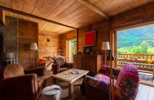 Monetier-les-Bains Apartment | Le Refuge de Serre-Chevalier, dans un esprit chalet, commune de Le Monêtier-les-Bains