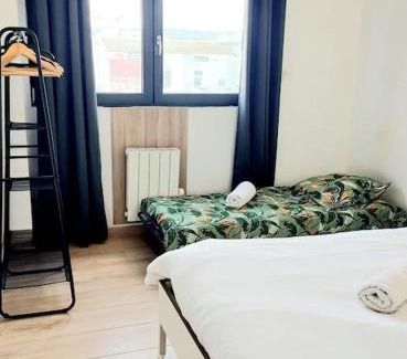 Velaux Apartment | "Le Relax" - Velaux appart climatisé - 6 pers avec terrasse à 15 min plage et aéroport