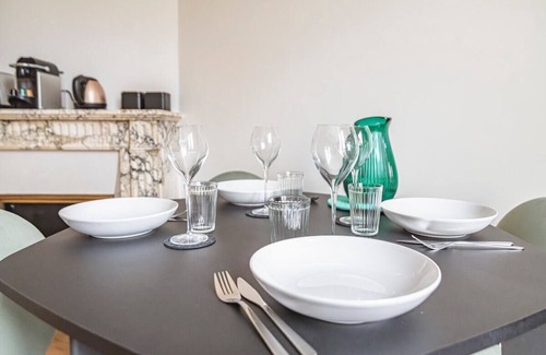 Centre Erlon Apartment | Le Rendez-Vous-Apartment-Private Bathroom