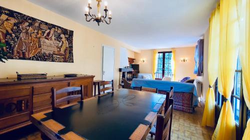Sevrier House | Le Renouveau