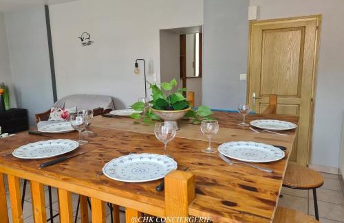 Les Herbiers Apartment | Le Repère Charmant Appartement Familial au Cœur des Herbiers à 12 min du Puy duFou