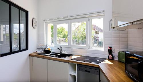 Chanteloup-les-Vignes Apartment | LE Repaire Du Capitaine
