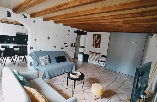 Annecy Old Town Apartment | Le Republique, heart of old town Annecy