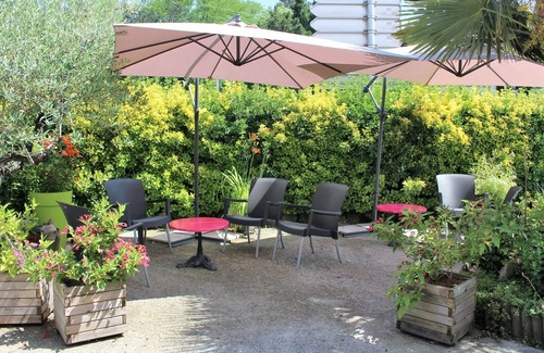 Parentis-en-Born Hotel | Le Rest In Born