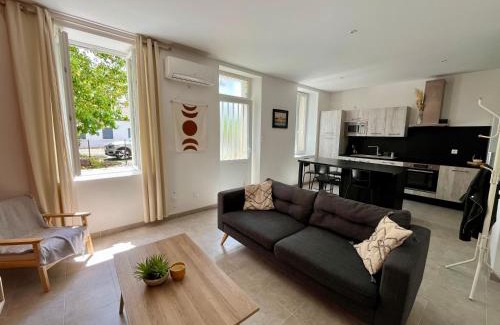 Castelnaudary Apartment | Le Riquet - Parking et jardin privé, clim, RDC