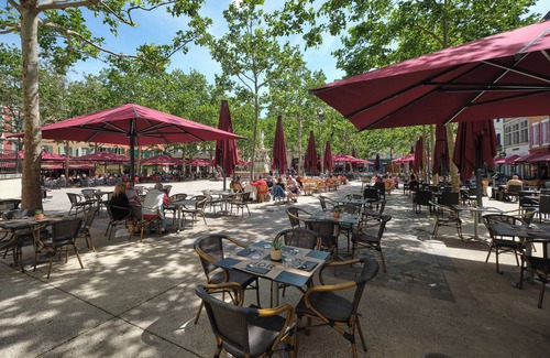 Carcassonne Apartment | Le Rive Gauche, close to everything with on-site private parking just for you