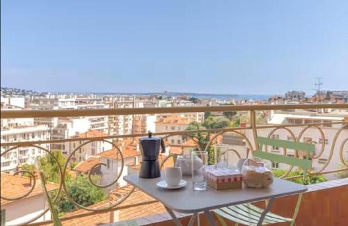 Carnot Apartment | LE ROCHER avec terrasse et vue mer, près du centre-ville