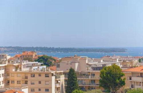 Carnot Apartment | LE ROCHER avec terrasse et vue mer, près du centre-ville