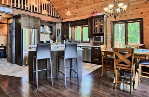 La Peche Ski Chalet | Le Sinclair chalet getaway