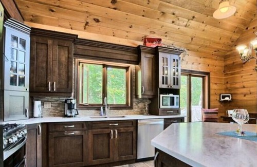 La Peche Ski Chalet | Le Sinclair chalet getaway