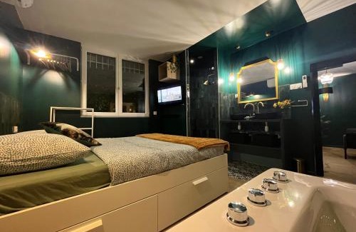 Les Caillols Apartment | Le SPEAK EASY/JACUZZI ET SAUNA