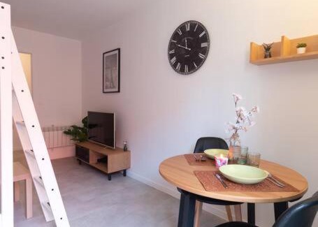 Le Kremlin-Bicetre Apartment | Le Studieux-T1-30m2-Pte Paris M7