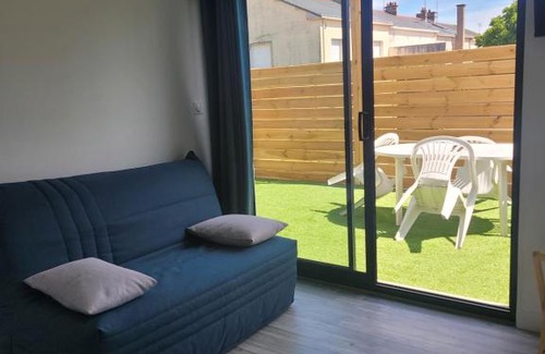 Saint-Pierre-Montlimart House | Le Studio