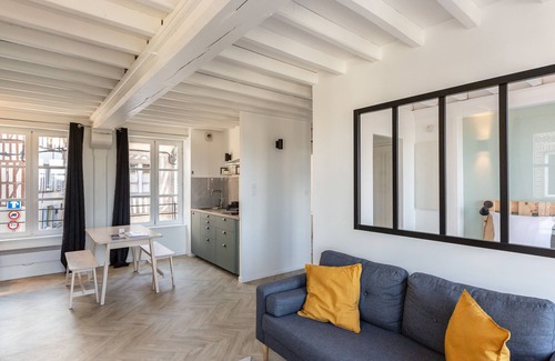 Honfleur Apartment | le temps de vivre - city center - closed garage