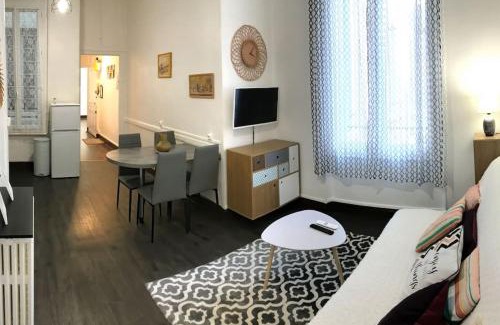 Republique Apartment | LE THERMALE 82 - Proche Thermes - Centre - Locavichy