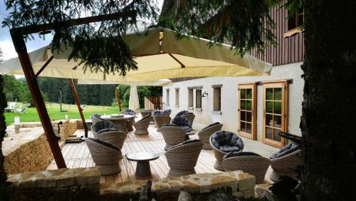 Verrieres-de-Joux Hotel | Le Tillau