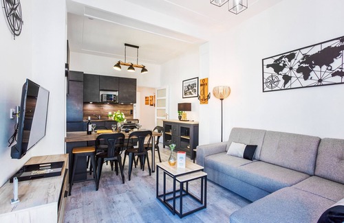 Jean-Medecin Apartment | LE TIVOLI II AP4282 By Riviera Holiday Homes
