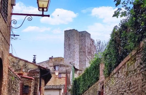 San Gimignano City Centre Apartment | Le Torri 2 San Gimignano Apartments