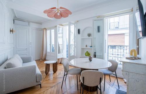 Chaillot Apartment | Le Trocadero - 5 minutes à pied de la Tour Eiffel - Place Trocadero - 5 personnes - Cadre Exceptionnel - Entièrement Climatisé