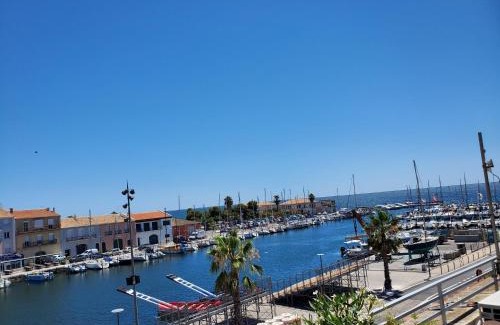 Meze Apartment | Le vent dans les voiles - Appartement classé 4 étoiles
