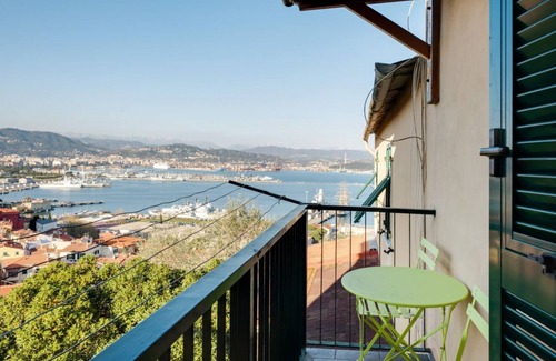 La Spezia Apartment | Le Viole Matte - APT nel Verde con Vista Mare