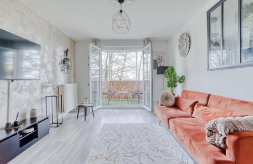 Rosny-sous-Bois Apartment | Le Warm Cocon - spacieux T3 - 5 personnes - wifi et parking