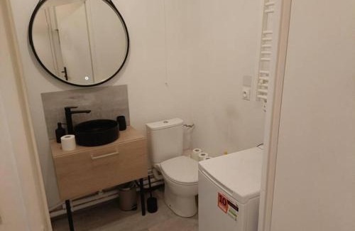 Saint-Serge Apartment | Le Yellow Corner - Place Ney