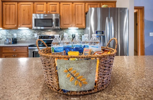 Kodak Cabin | Leaf Season!|Dog Friendly Cabin|Views|HotTub